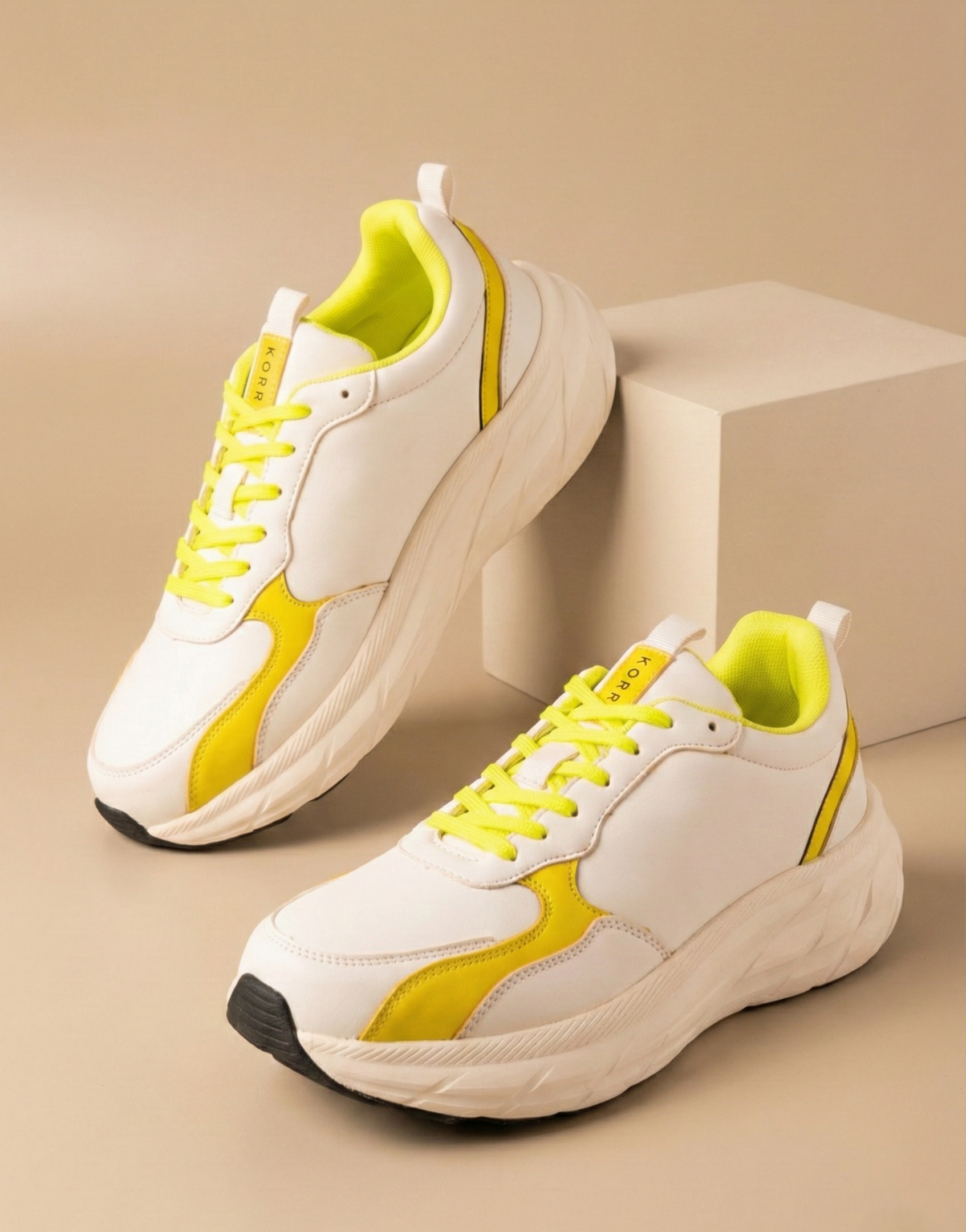 Mens sports shoes snekers